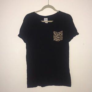 Black shirt with leopard pocket